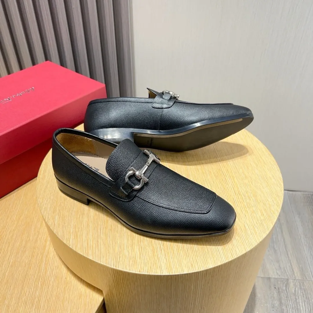 Men's Men's Shoes💰P640💰🔥《Ferragamo》👏Latest • High-end top brand luxury ~ purchasing agency, top quality ~. New fashionable business men's shoes🔜The uppers are made of original open-edge beaded cowhide➕cowhide·lining, with fine workmanship. The original stylish and soft combination wear-resistant and non-slip outsole is light and comfortable on the feet. The real thing looks better in real photos. Size: 38--44